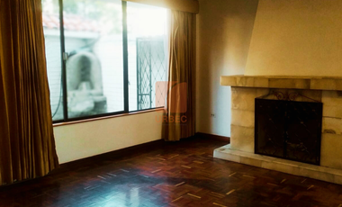 Venta- Hermosa vivienda ubicada en una excelente zona de alta plusvalía, con todas las comodidades modernas/24urb43