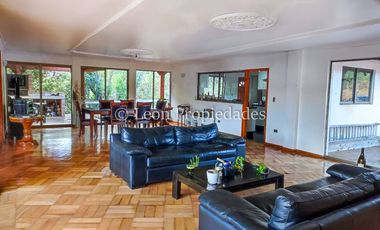 Leon Propiedades vende gran parcela con casa en Fundo Monterrey, Curacaví.