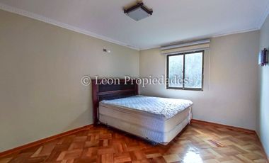 Leon Propiedades vende gran parcela con casa en Fundo Monterrey, Curacaví.