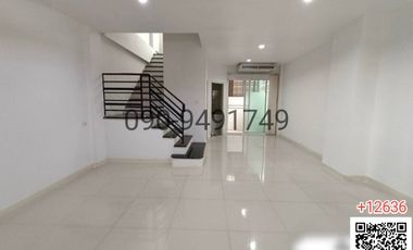 เช่า ทาวน์โฮม 3 ชั้น บ้าน ธรรมชาติ เพชรเกาม114  พร้อมเข้าอยู่