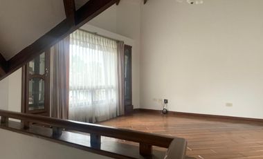 Venta Casa Monte serrín  Urbanización Campo Alegre