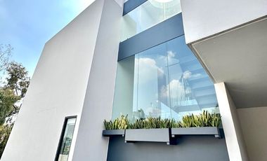 ESPECTACULAR Y MODERNA CASA EN CUAJIMALPA