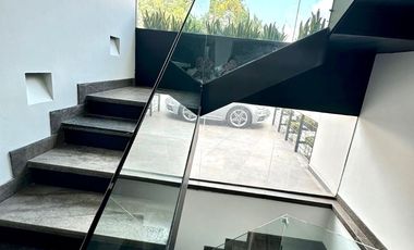 ESPECTACULAR Y MODERNA CASA EN CUAJIMALPA