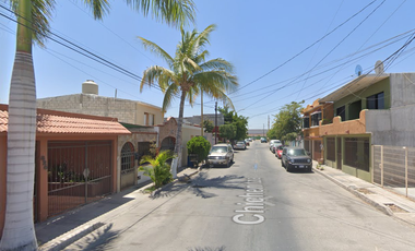 ACOGEDORA CASA EN LA PAZ MUY BIEN UBICADA