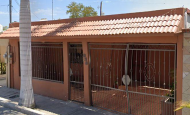 ACOGEDORA CASA EN LA PAZ MUY BIEN UBICADA