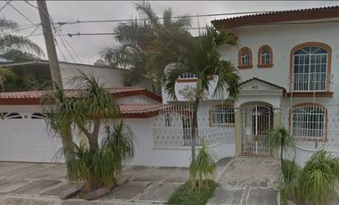 MUY AMPLIA CASA EN VALLARTA CERCA DE LA PLAYA DE TULES
