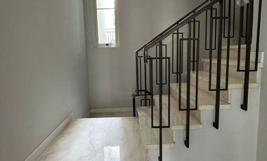 Disewakan Tahunan Rumah Baru Siap Huni di South Grove, Lebak Bulus, Full Furnished