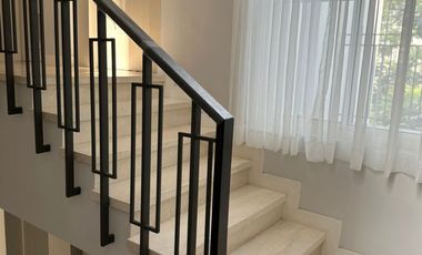 Disewakan Tahunan Rumah Baru Siap Huni di South Grove, Lebak Bulus, Full Furnished