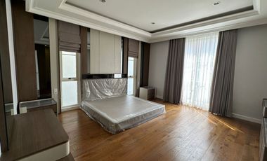 Disewakan Tahunan Rumah Baru Siap Huni di South Grove, Lebak Bulus, Full Furnished