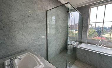 Disewakan Tahunan Rumah Baru Siap Huni di South Grove, Lebak Bulus, Full Furnished