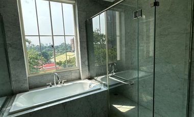 Disewakan Tahunan Rumah Baru Siap Huni di South Grove, Lebak Bulus, Full Furnished