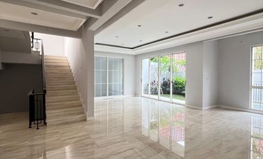 Disewakan Tahunan Rumah Baru Siap Huni di South Grove, Lebak Bulus
