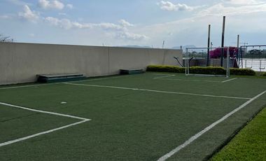 En alquiler exclusivo departamento planta baja ubicado en la urbanización Tenis Club, Edificio Río Porto.