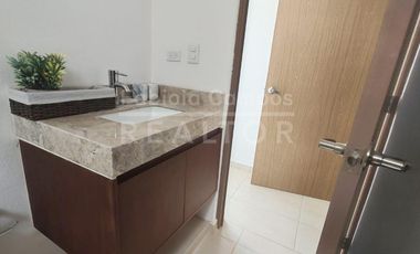 Casa en venta de 2 pisos y 3 recámaras en Cholul Mérida Yucatán - Entrega inmediata