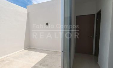 Casa en venta de 2 pisos y 3 recámaras en Cholul Mérida Yucatán - Entrega inmediata
