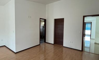 CASA EN RENTA EN METEPEC TERENTIA CERCA DEL CLUB SPORTIKA SEGURIDAD.