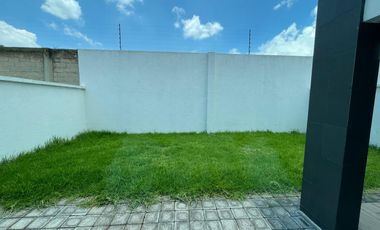 CASA EN RENTA EN METEPEC TERENTIA CERCA DEL CLUB SPORTIKA SEGURIDAD.
