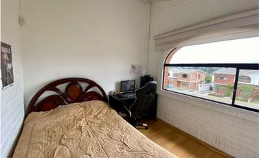 SE VENDE CASA DE 4 DORMITORIOS EN CONJUNTO PRIVADO SECTOR LA ARMENIA 2 - VALLE DE LOS CHILLOS