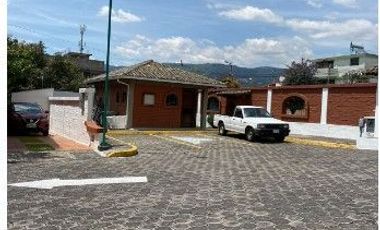 SE VENDE CASA DE 4 DORMITORIOS EN CONJUNTO PRIVADO SECTOR LA ARMENIA 2 - VALLE DE LOS CHILLOS
