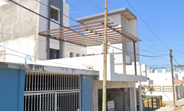 HERMOSA CASA EN REMODELACIÓN ZONA TRAQUINQUILA A MEDIA HORA DE LA PLAYA.