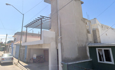 HERMOSA CASA EN REMODELACIÓN ZONA TRAQUINQUILA A MEDIA HORA DE LA PLAYA.