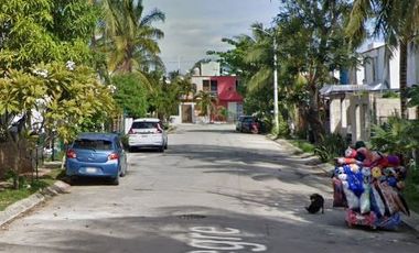 ¡¡Invierte Inteligente, Compra en Remate !!Venta de Casa en Zona de Alta Plusvalía, Col.Villas Riviera, Playa del Carmen, QR.