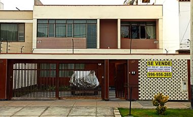 SURCO VENTA CASA * AT: 304.00 M2 *AC: 378.00 M2 - 2 PISOS + AIRES  7 DORM 8 BAÑOS 2 COCHERAS