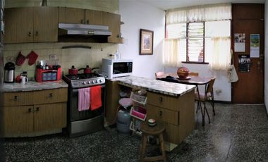 SURCO VENTA CASA * AT: 304.00 M2 *AC: 378.00 M2 - 2 PISOS + AIRES  7 DORM 8 BAÑOS 2 COCHERAS