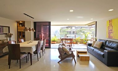 Apartamento de 3 alcobas más servicio en venta. Medellín - El Poblado - Lalinde