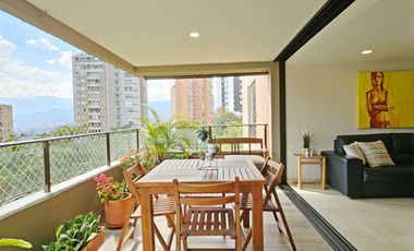 Apartamento de 3 alcobas más servicio en venta. Medellín - El Poblado - Lalinde