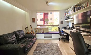 Apartamento de 3 alcobas más servicio en venta. Medellín - El Poblado - Lalinde