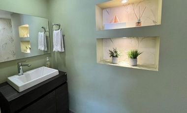 Apartamento de 3 alcobas más servicio en venta. Medellín - El Poblado - Lalinde