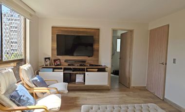 Apartamento de 3 alcobas más servicio en venta. Medellín - El Poblado - Lalinde