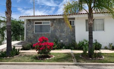 RENTO DEPARTAMENTO AMUEBLADO EN VILLAS LOS FRAILES CON ALBERCA COMUNITARIA EN CLUSTER PRIVADO DE 7 DEPAS EN SAN MIGUEL DE ALLENDE,GTO