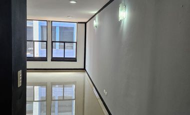 VENTA DE DEPARTAMENTO DENTRO DE FRACC. CERCA DEL HOSPITAL SAN JOSE Y VIAS PRINCIPALES.