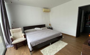 EN VENTA CASA  DE UNA PLANTA ESQUINERA URB PORTON DEL RIO
