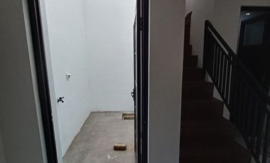 Rumah Dijual Di Cileungsi Bogor 2 Lantai Murah Baru Perumahan jual Lokasi Strategis Dekat Tol