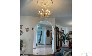 RESIDENCIA 4 REC BOSQUES DE VINCES 500M2 C.IZCALLI