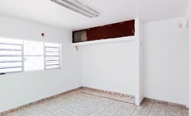 Casa en venta en la Colonia Campestre, Chetumal.