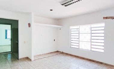 Casa en venta en la Colonia Campestre, Chetumal.