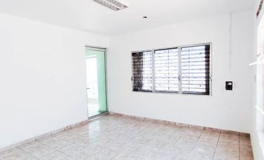 Casa en venta en la Colonia Campestre, Chetumal.