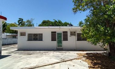 Casa en venta en la Colonia Campestre, Chetumal.