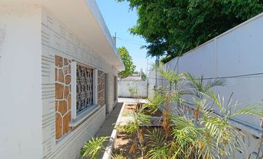 Casa en venta en la Colonia Campestre, Chetumal.