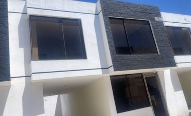 Venta de casa en Calderón.