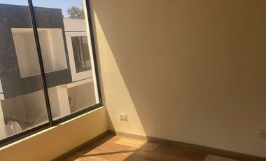 Venta de casa en Calderón.