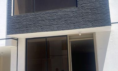 Venta de casa en Calderón.