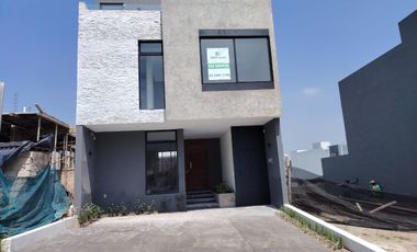 CASA EN VENTA EN SENDEROS MONTE VERDE 95 COTO 7