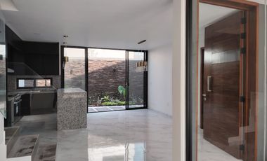 CASA EN VENTA EN SENDEROS MONTE VERDE 95 COTO 7