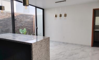 CASA EN VENTA EN SENDEROS MONTE VERDE 95 COTO 7