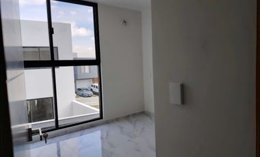 CASA EN VENTA EN SENDEROS MONTE VERDE 95 COTO 7